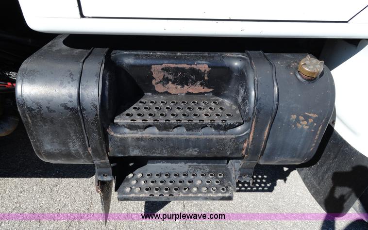 image for item A2412 1993 International 4900 dump truck