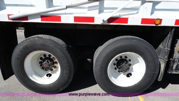 image for item A2412 1993 International 4900 dump truck