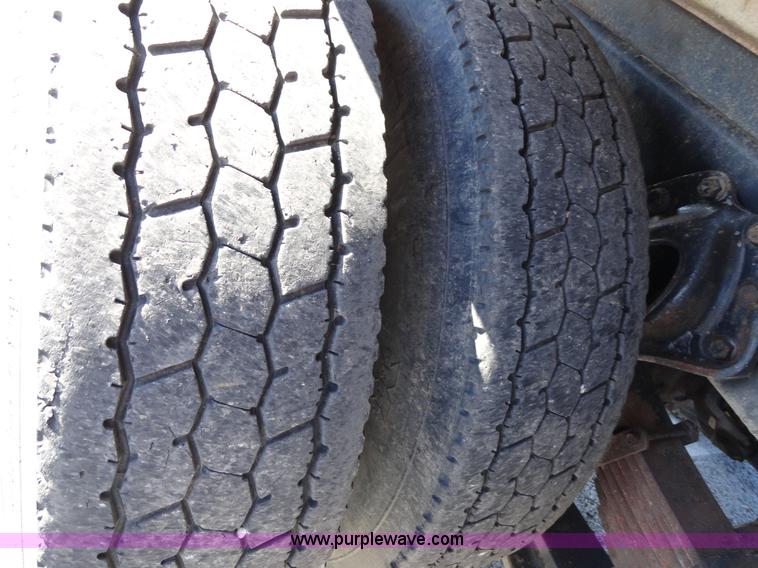 image for item A2412 1993 International 4900 dump truck