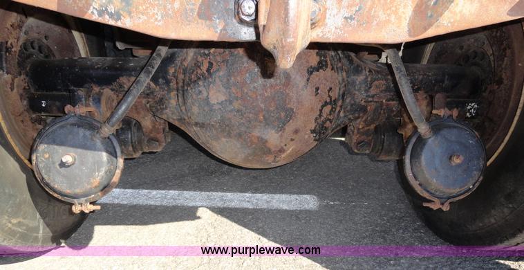 image for item A2412 1993 International 4900 dump truck