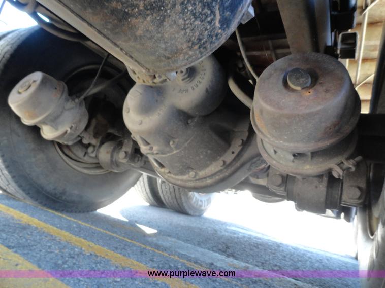 image for item A2412 1993 International 4900 dump truck