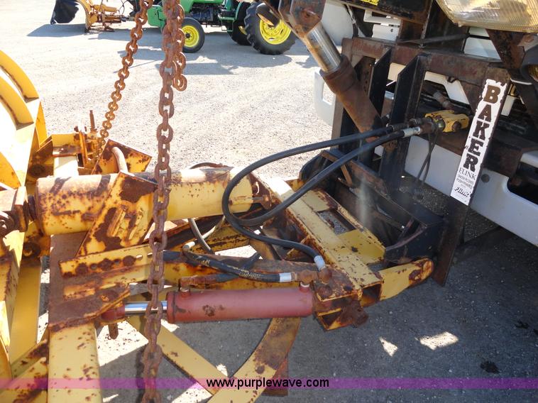 image for item A2413 1995 International 4900 tandem axle dump truck with plow and spreader