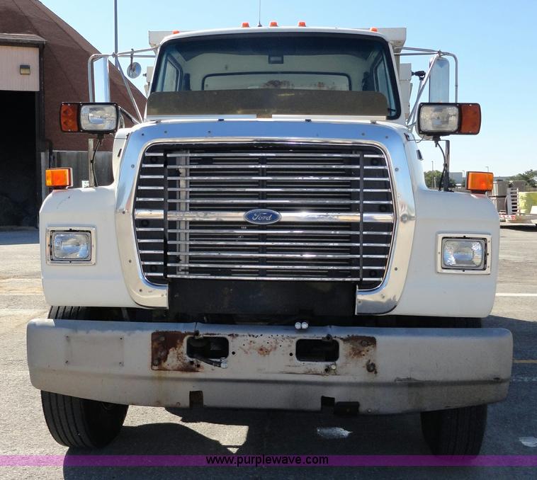 image for item A2415 1995 Ford LT8000 dump truck