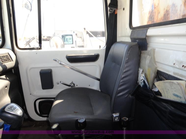 image for item A2415 1995 Ford LT8000 dump truck