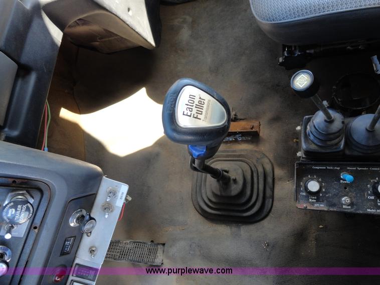 image for item A2415 1995 Ford LT8000 dump truck