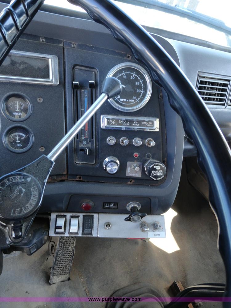 image for item A2415 1995 Ford LT8000 dump truck