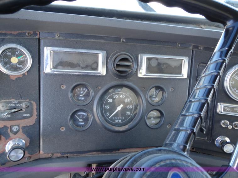 image for item A2415 1995 Ford LT8000 dump truck