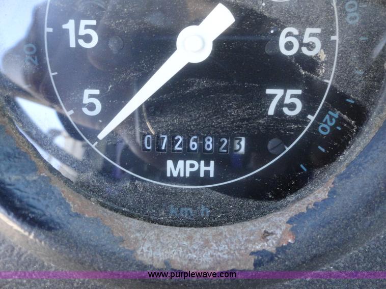 image for item A2415 1995 Ford LT8000 dump truck