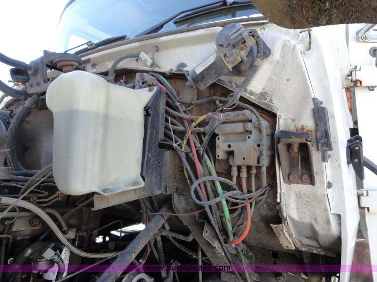 image for item A2415 1995 Ford LT8000 dump truck