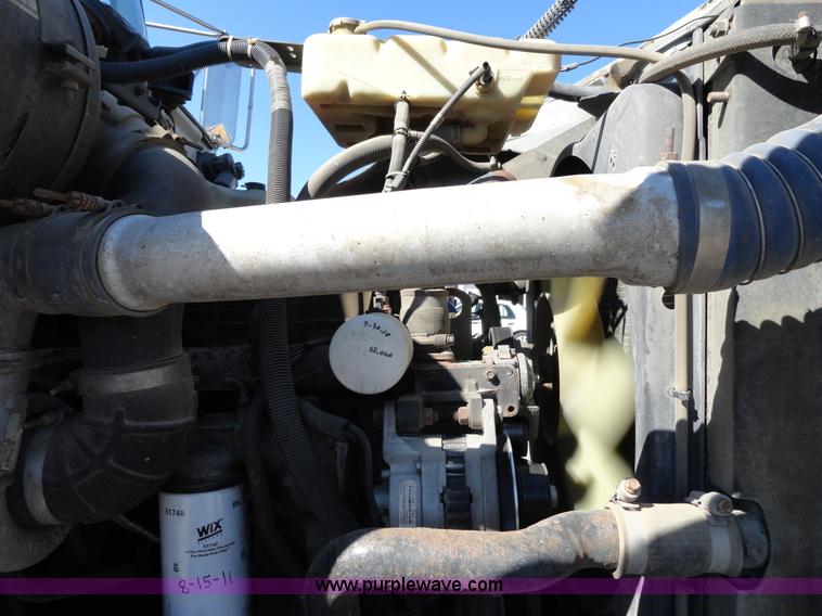 image for item A2415 1995 Ford LT8000 dump truck