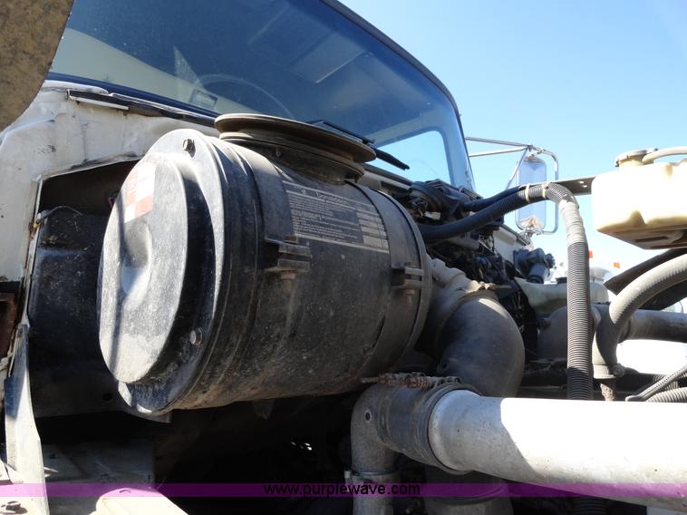 image for item A2415 1995 Ford LT8000 dump truck