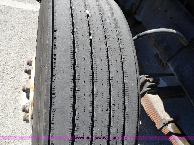 image for item A2415 1995 Ford LT8000 dump truck