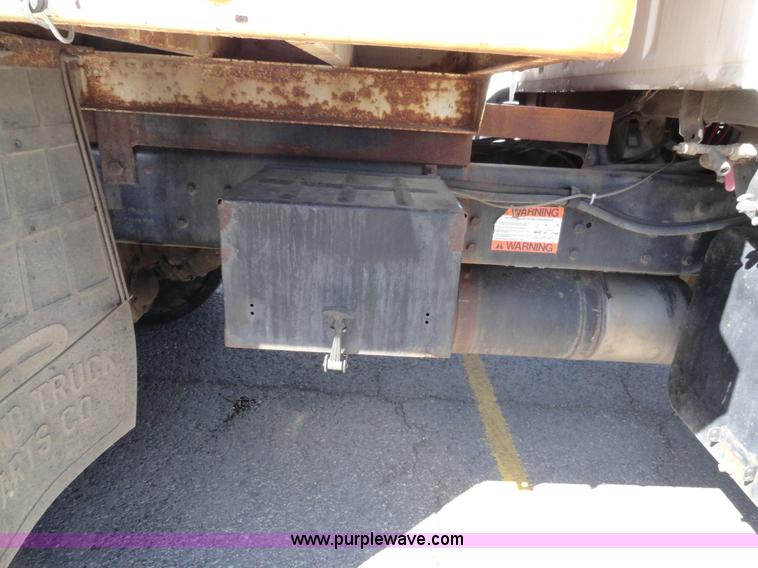 image for item A2415 1995 Ford LT8000 dump truck
