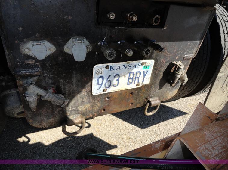 image for item A2415 1995 Ford LT8000 dump truck