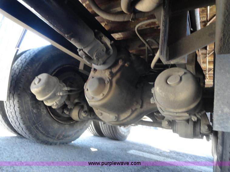 image for item A2415 1995 Ford LT8000 dump truck