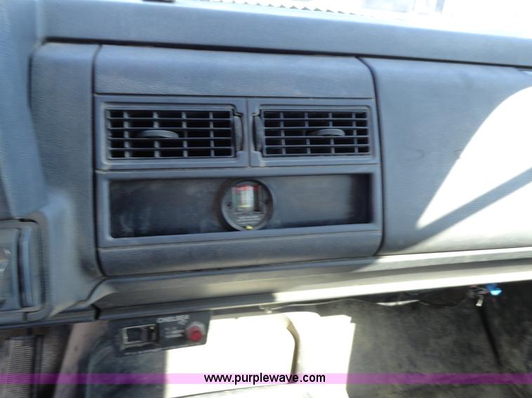 image for item A2416 2001 GMC C7500 dump truck