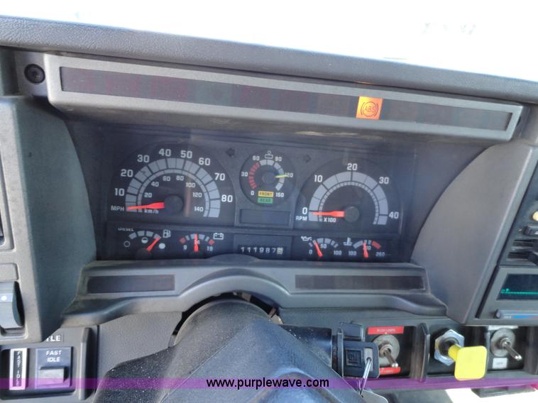 image for item A2416 2001 GMC C7500 dump truck