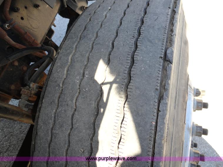 image for item A2416 2001 GMC C7500 dump truck