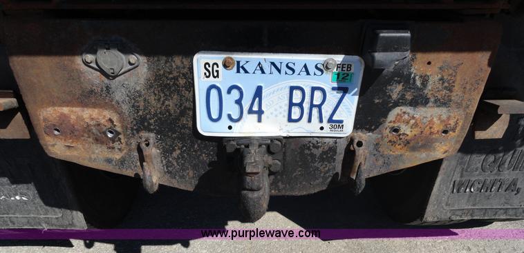 image for item A2416 2001 GMC C7500 dump truck