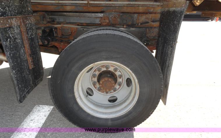 image for item A2416 2001 GMC C7500 dump truck