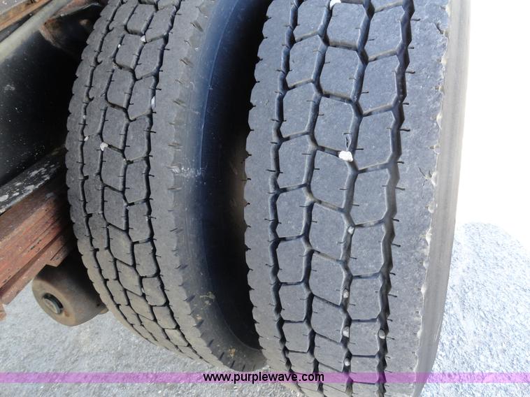 image for item A2416 2001 GMC C7500 dump truck