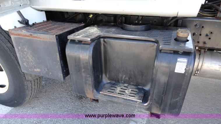 image for item A2416 2001 GMC C7500 dump truck