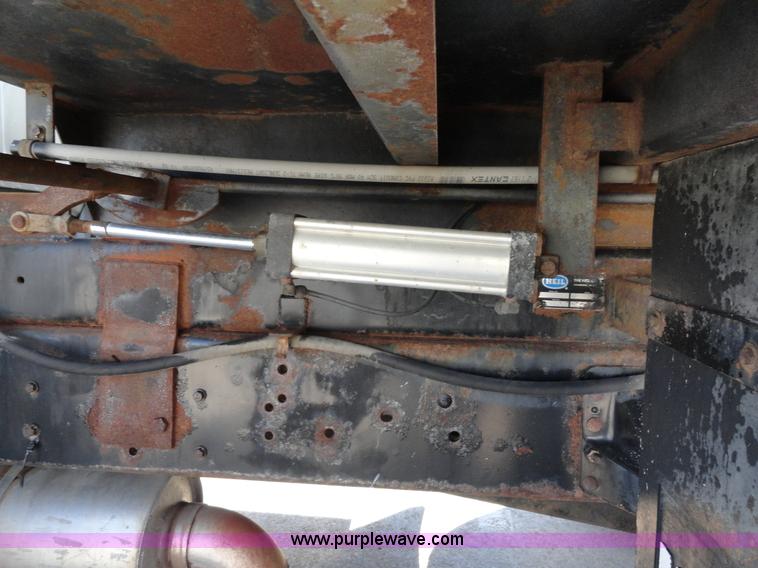 image for item A2416 2001 GMC C7500 dump truck