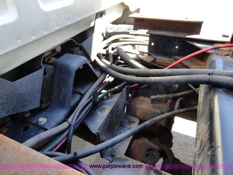 image for item A2416 2001 GMC C7500 dump truck