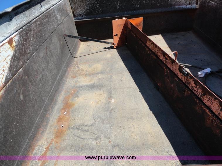 image for item A2416 2001 GMC C7500 dump truck