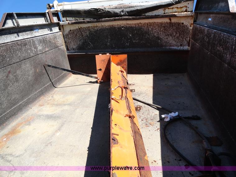 image for item A2416 2001 GMC C7500 dump truck