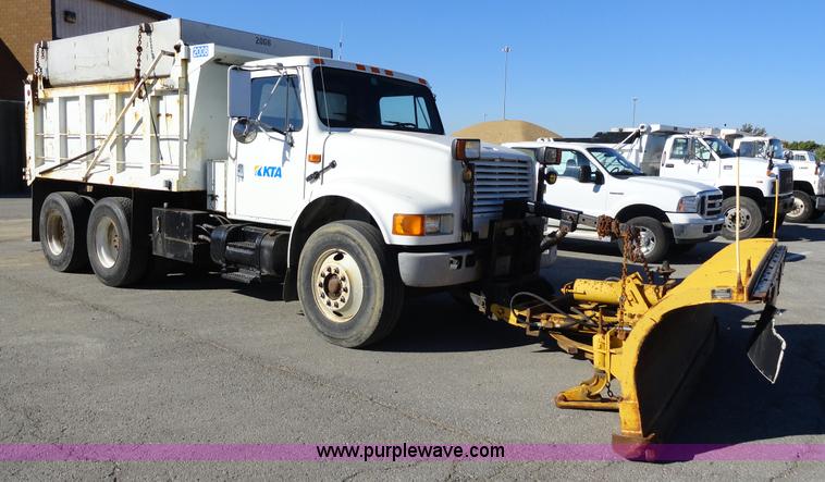 image for item A2417 1992 International 4900 tandem axle dump truck with plow and spreader