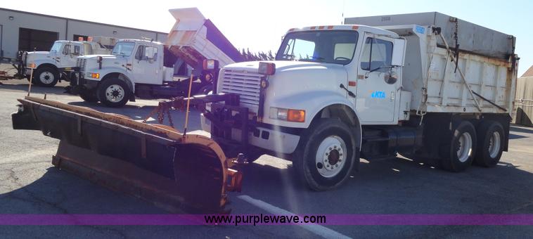 image for item A2417 1992 International 4900 tandem axle dump truck with plow and spreader