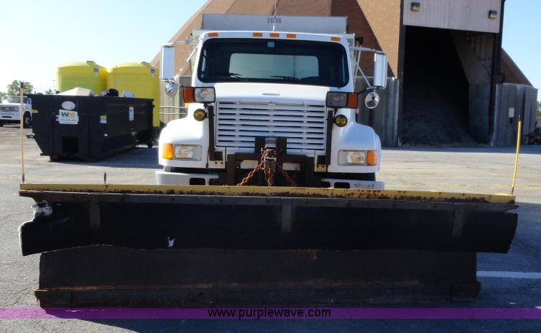 image for item A2417 1992 International 4900 tandem axle dump truck with plow and spreader