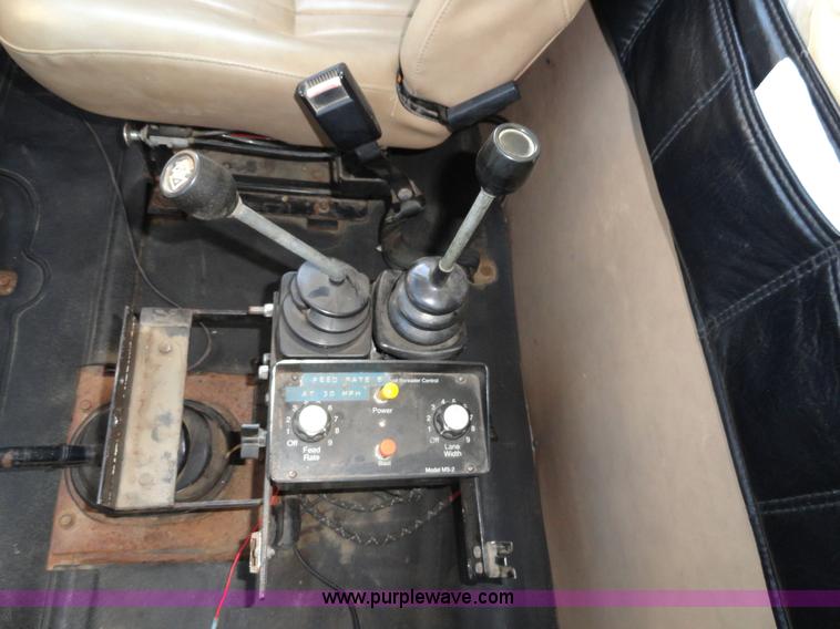 image for item A2417 1992 International 4900 tandem axle dump truck with plow and spreader