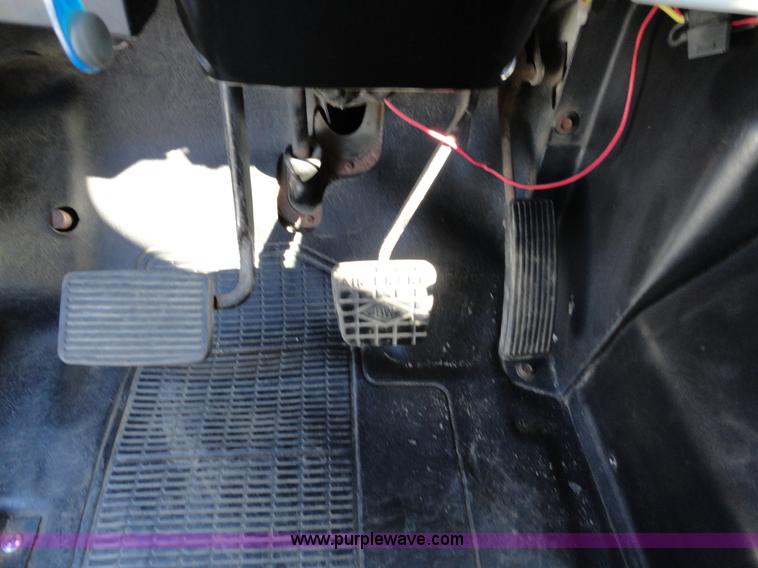 image for item A2417 1992 International 4900 tandem axle dump truck with plow and spreader