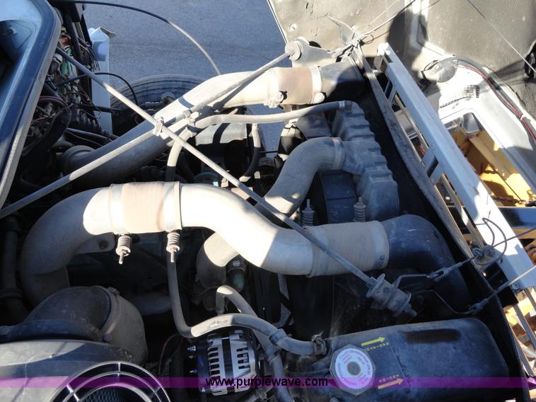 image for item A2417 1992 International 4900 tandem axle dump truck with plow and spreader