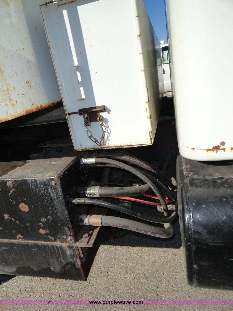 image for item A2417 1992 International 4900 tandem axle dump truck with plow and spreader