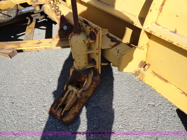 image for item A2417 1992 International 4900 tandem axle dump truck with plow and spreader