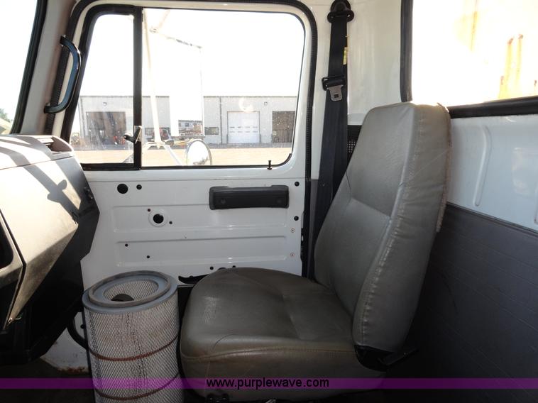 image for item A2419 1996 International 4900 dump truck