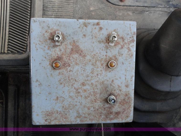 image for item A2419 1996 International 4900 dump truck