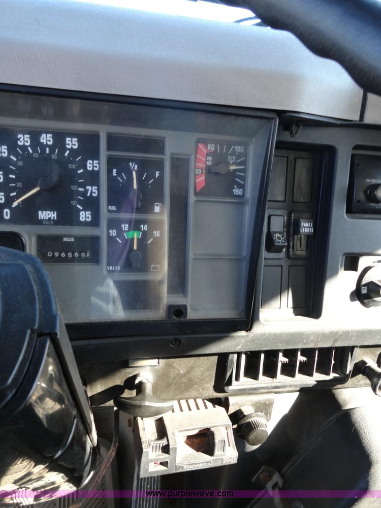 image for item A2419 1996 International 4900 dump truck