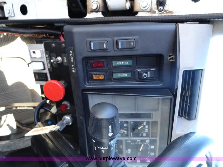 image for item A2419 1996 International 4900 dump truck