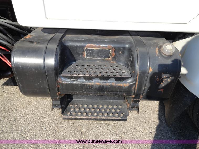 image for item A2419 1996 International 4900 dump truck