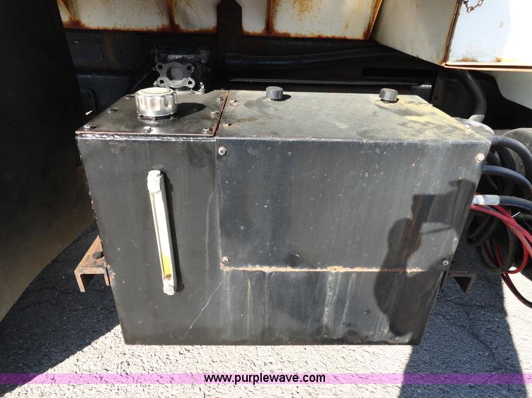 image for item A2419 1996 International 4900 dump truck