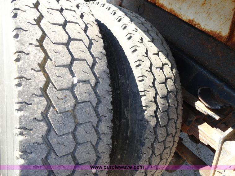 image for item A2419 1996 International 4900 dump truck