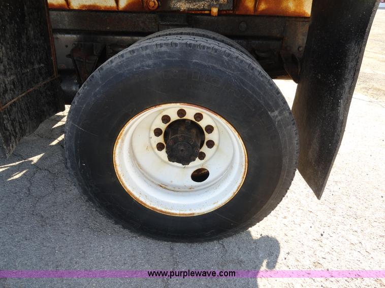 image for item A2419 1996 International 4900 dump truck