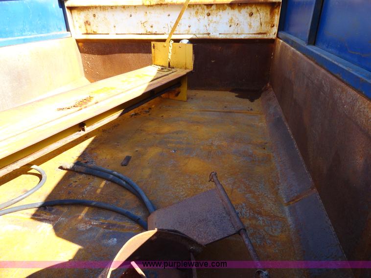 image for item A2419 1996 International 4900 dump truck