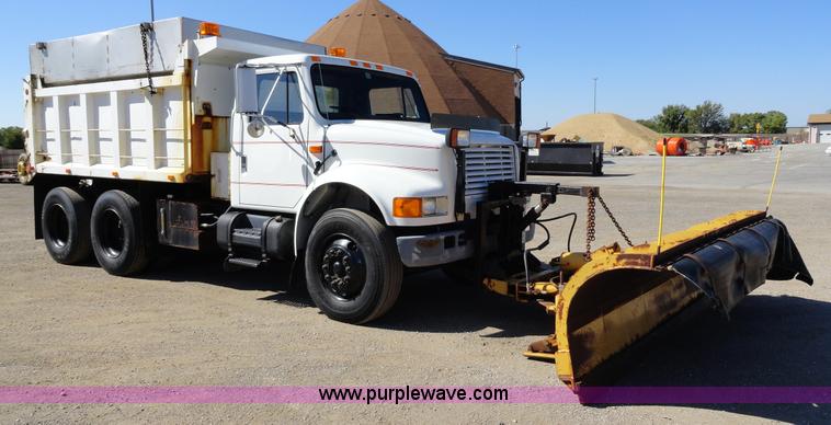 image for item A2421 1992 International 4900 tandem axle dump truck with plow and spreader