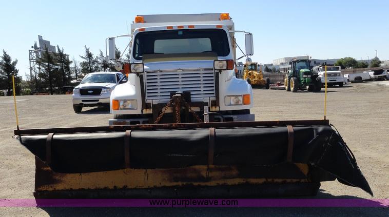 image for item A2421 1992 International 4900 tandem axle dump truck with plow and spreader
