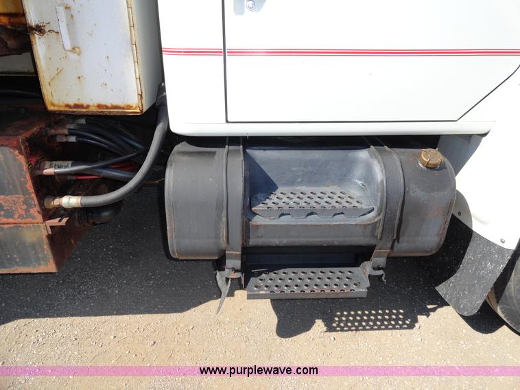 image for item A2421 1992 International 4900 tandem axle dump truck with plow and spreader